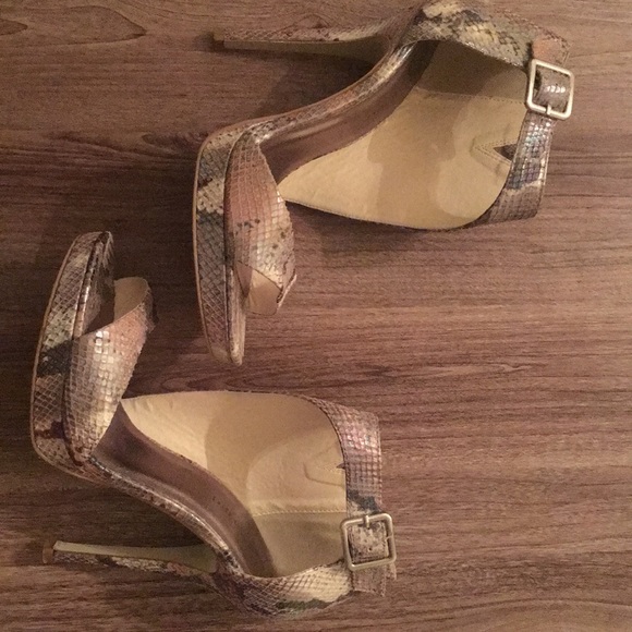 Madden Girl Snakeskin heels - Picture 2 of 5